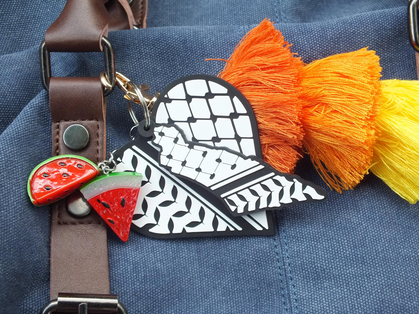 Acrylic Heart Keychain – Keffiyeh Pattern with Watermelon Charm – Pro Palestine Gift Idea in Solidarity with Gaza for Activists