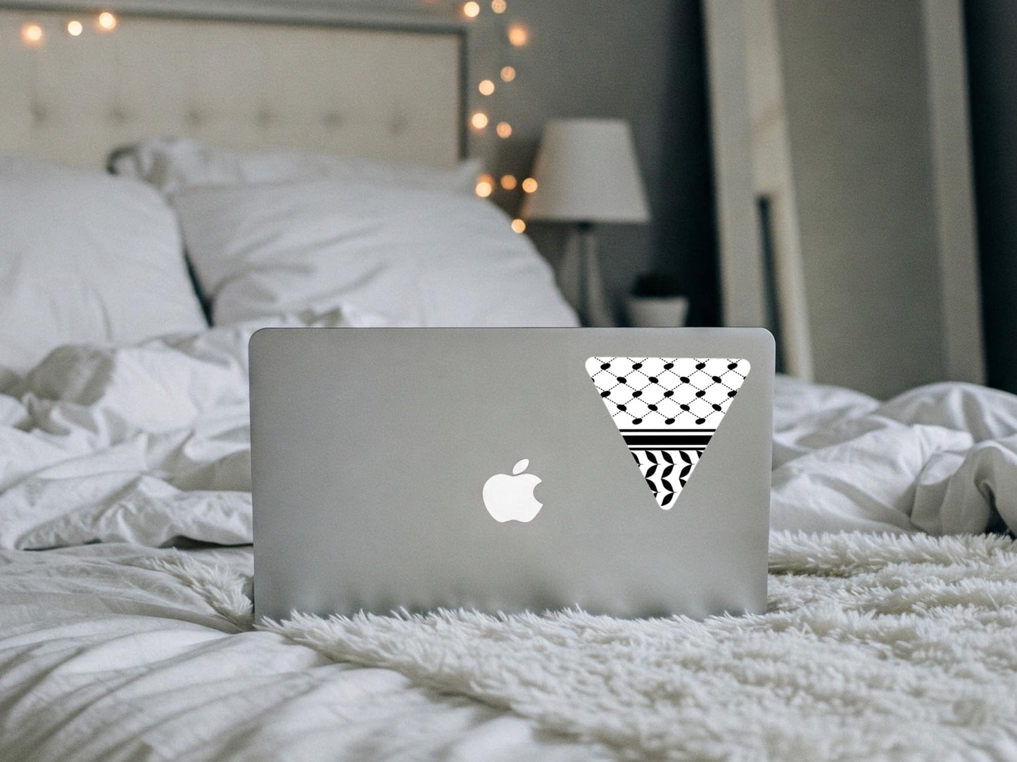 Glossy Vinyl Keffiyeh Protest Sticker – Durable Cultural Symbol for Car Bumper, iPad, Journal – Free Palestine Design - Gaza Heritage Decal
