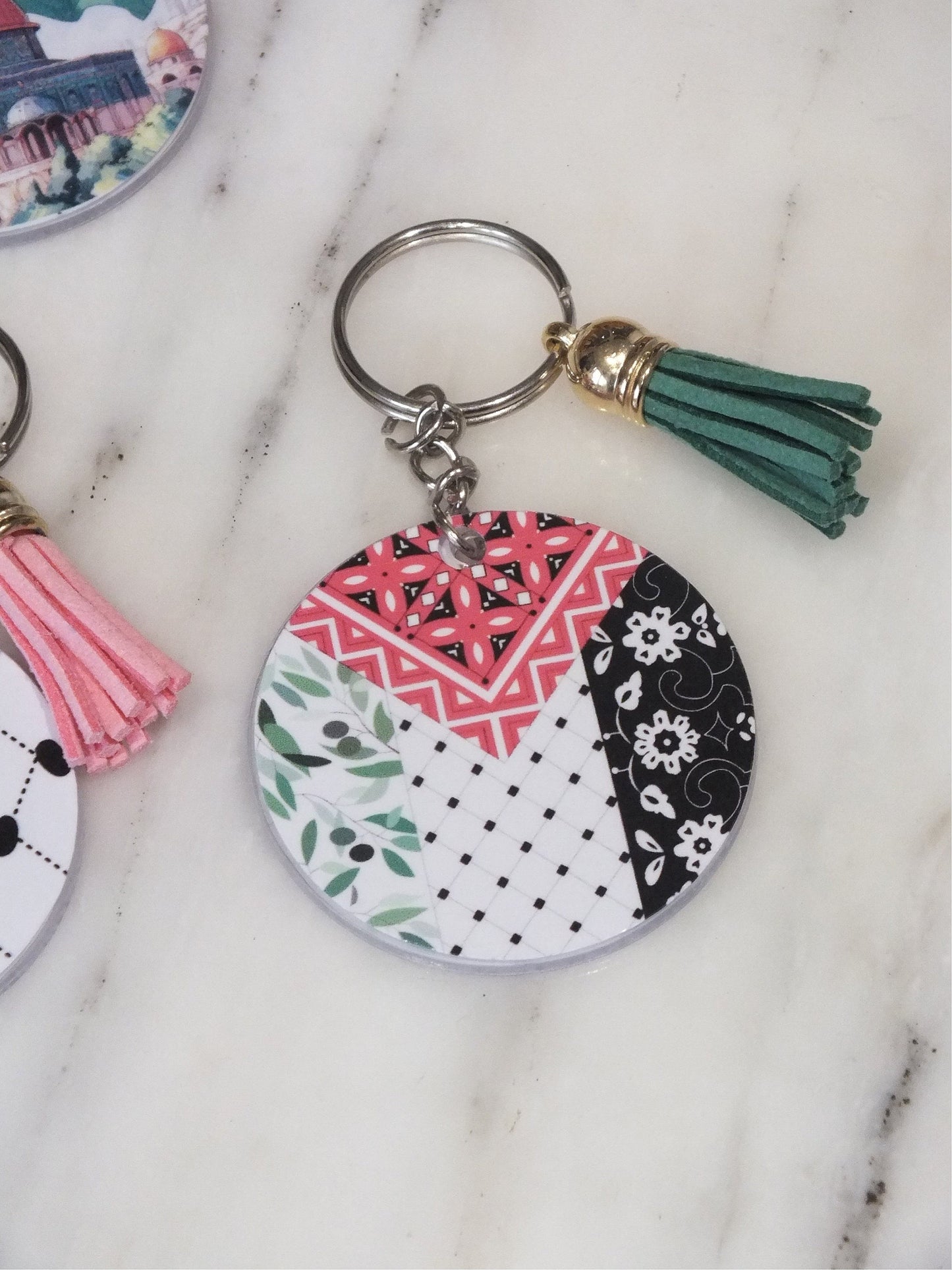Palestine Flag Keyring - Solidarity Keychain – Keffiyeh Heart and Watermelon Charms – Pro Palestine Symbol, Gift for Pro Palestinians